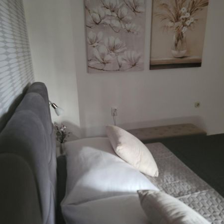 Apartments Lanterna Ražanac Eksteriør billede