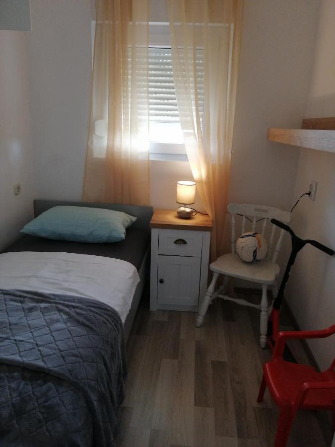 Apartments Lanterna Ražanac Eksteriør billede