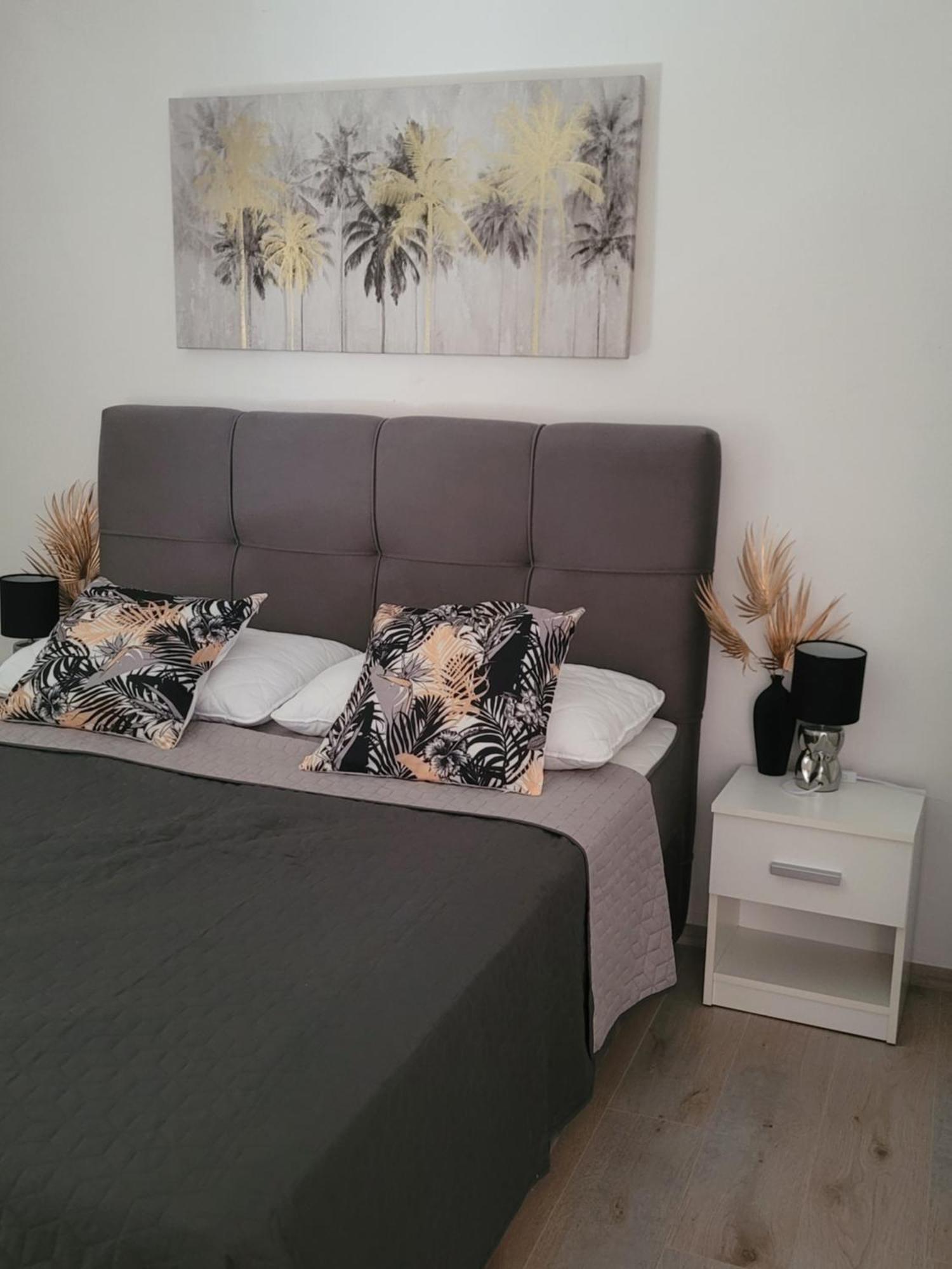 Apartments Lanterna Ražanac Eksteriør billede
